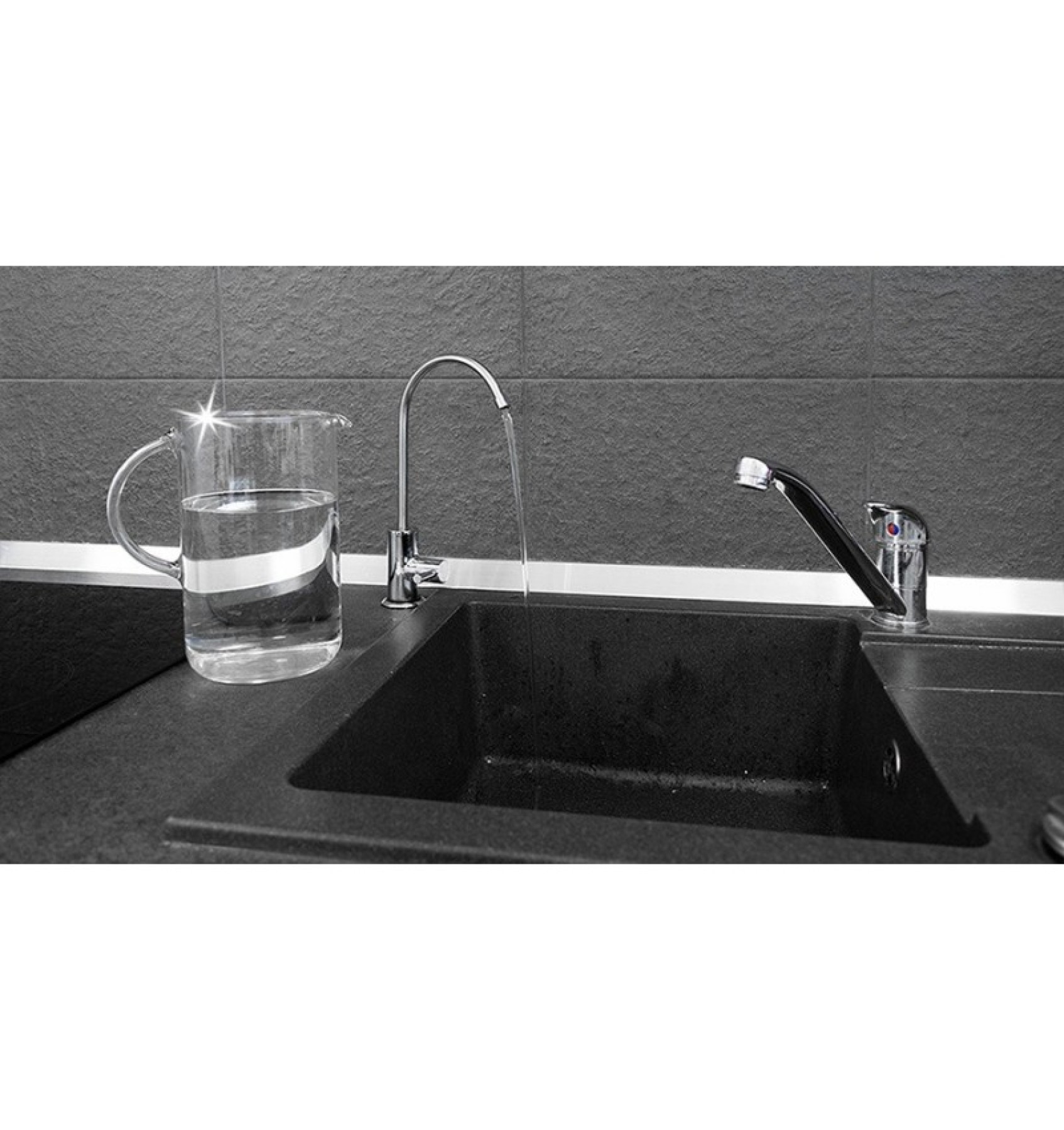 APARAT DE PURIFICARE A APEI PRIN OSMOZA INVERSA, model NATURELLA, ITALIA